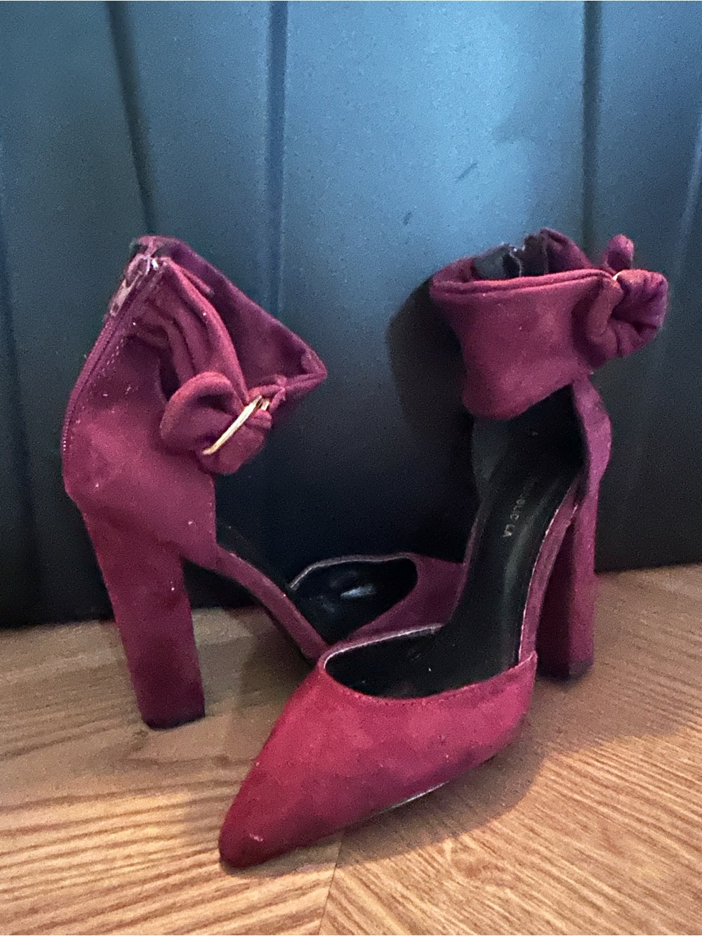 Women’s Pointed Toe Ankle Strap Heels in Burgundy